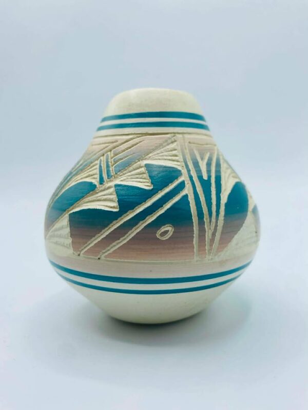 Native American Hozoni Pottery Vase Signed By Navajo Artist