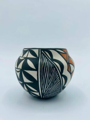 Signed "Darla" Acoma Pueblo N.M Native American Pottery Vase