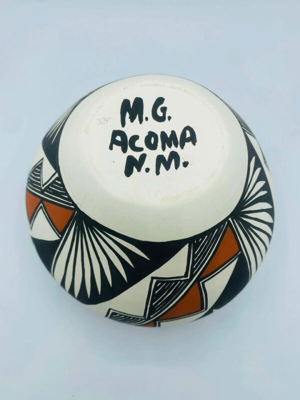 Signed "MG" Acoma Pueblo N.M Native American Pottery Vase