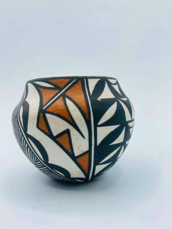 Signed "Darla" Acoma Pueblo N.M Native American Pottery Vase