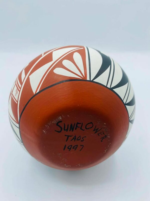 1987 Signed "SUNFLOWER" Taos Pueblo Native American Pottery Wedding Vase