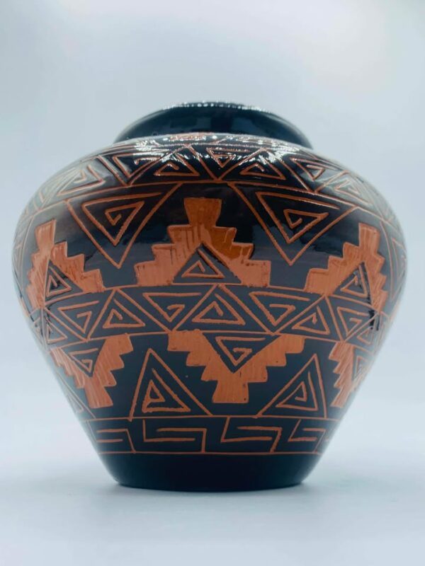 2004 Handcrafted Native American Navajo Etched Pottery Signed