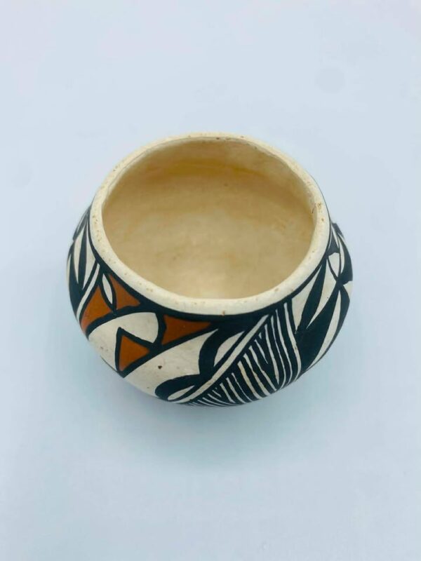 Signed "Darla" Acoma Pueblo N.M Native American Pottery Vase